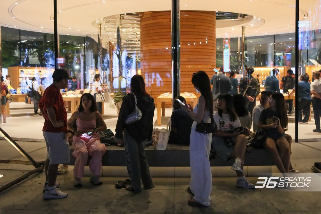 Cảnh không tưởng trong ngày iPhone 17 mở bán tại Thái Lan- Ảnh 5.