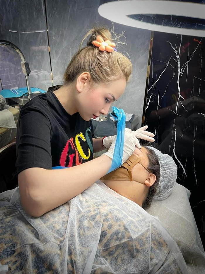 Hoa hậu Việt kiếm 1 tỷ trong 30 phút nay làm nghề ít ai ngờ tới để mưu sinh tại Canada- Ảnh 3. Hoa hậu Việt kiếm 1 tỷ trong 30 phút nay làm nghề ít ai ngờ tới để mưu sinh tại Canada- Ảnh 3.