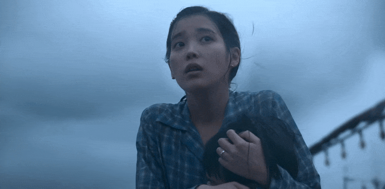 Nữ hoàng nước mắt thế hệ mới xin gọi tên IU, khóc cảnh nào cũng khiến khán giả đau thắt tim gan- Ảnh 2. Nữ hoàng nước mắt thế hệ mới xin gọi tên IU, khóc cảnh nào cũng khiến khán giả đau thắt tim gan- Ảnh 2.