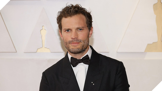 Charlie Cox “Trach Yeu” Jamie Dornan Vi Qua Dep Trai Nen Kho Lot Mat Cac Dao Dien 2 Charlie Cox “Trách Yêu” Jamie Dornan Vì Quá Đẹp Trai Nên Khó Lọt Mắt Các Đạo Diễn 2