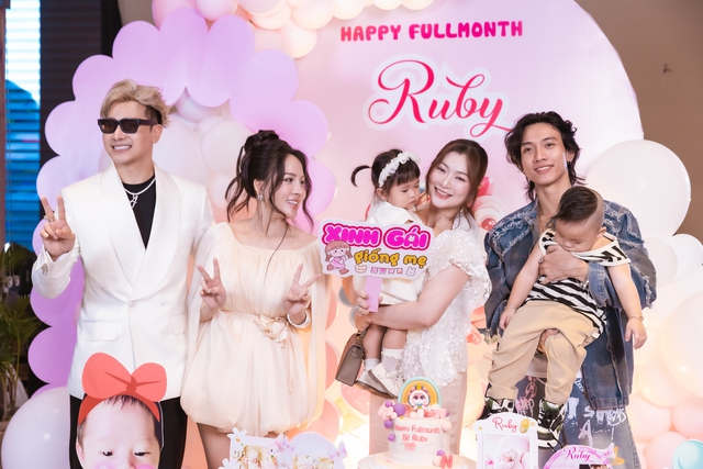 Nam ca sĩ Vbiz làm lễ đầy tháng cho con: Chi tiền mua sẵn 2 căn nhà, Thanh Trúc cùng dàn sao góp mặt- Ảnh 3.