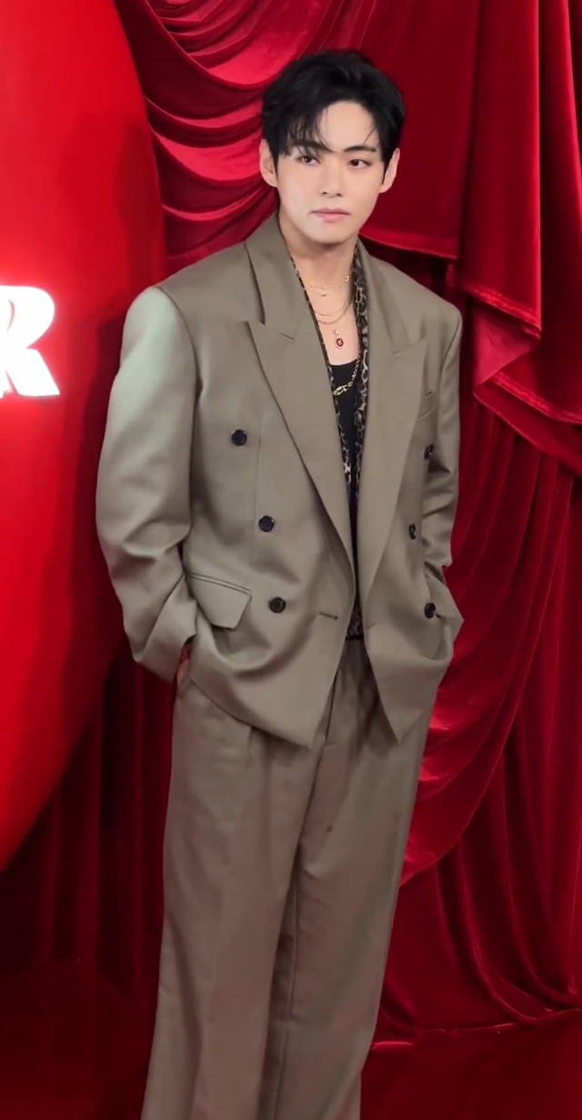 Bộ đồ ngủ khiến Jennie (BLACKPINK) dính tin yêu mãnh liệt nam thần đẹp trai nhất thế giới- Ảnh 5.