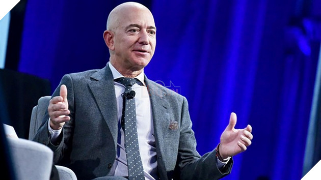 Sydney Sweeney Duoc Jeff Bezos Va Amazon Nham Cho Vai Bond Girl Dau Tien Trong James Bond 26 2 Hình ảnh về doanh nhân Jeff Bezos.