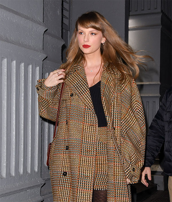 Nóng: Taylor Swift đã bí mật kết hôn?- Ảnh 5. Nóng: Taylor Swift đã bí mật kết hôn?- Ảnh 5.