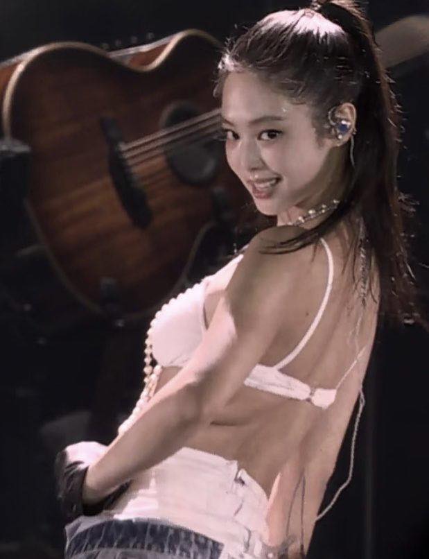 Jennie (BLACKPINK) kém chuyên nghiệp- Ảnh 2. Jennie (BLACKPINK) kém chuyên nghiệp- Ảnh 2.