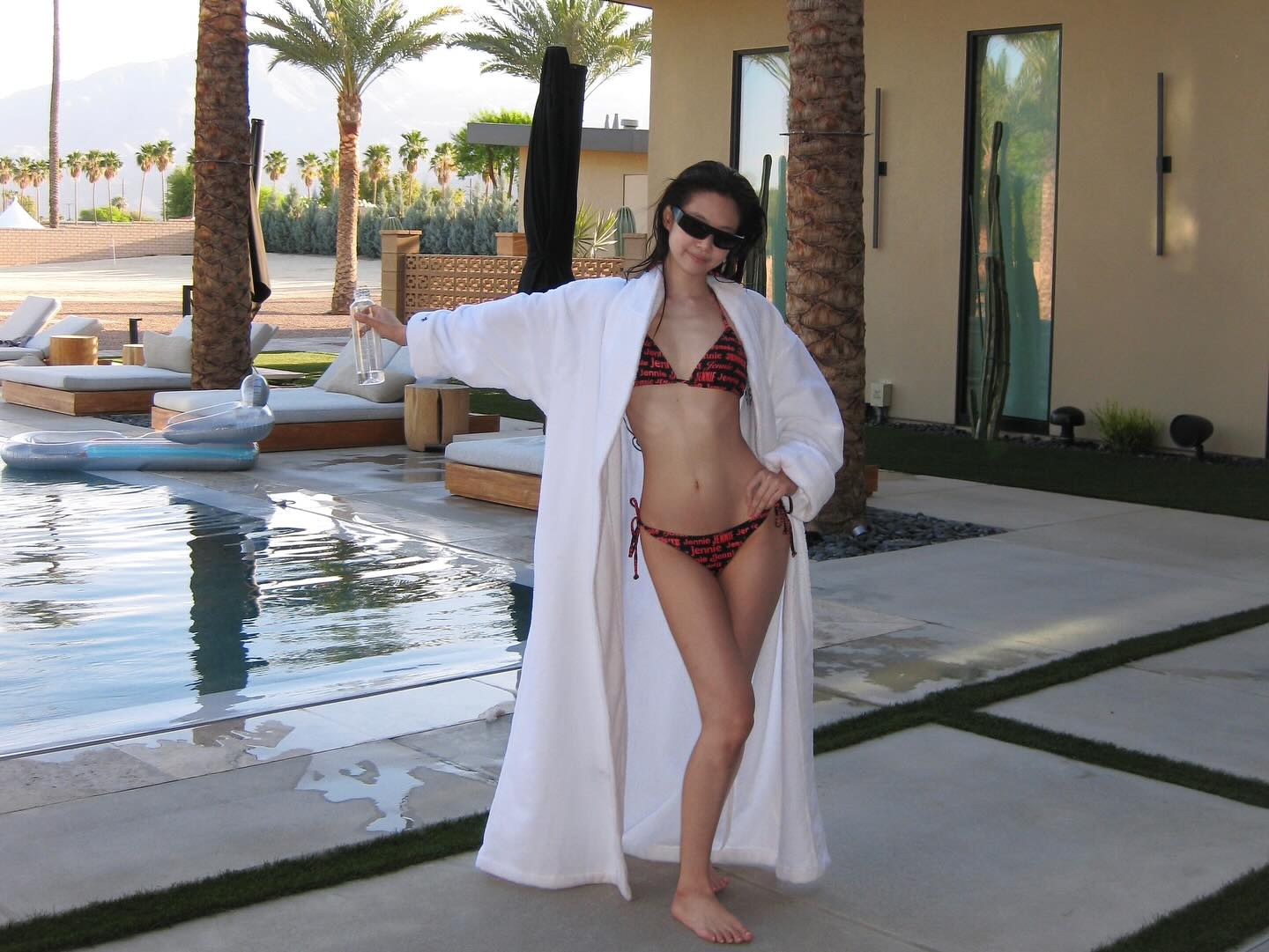 Gái xinh Kpop đọ body khét lẹt cùng bikini hè: Somi - Hyeri cực