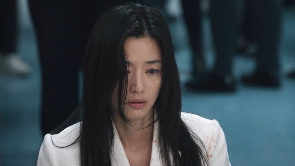 Khó cứu Jeon Ji Hyun: Mất trắng 854 tỷ sau 1 đêm, bị công ty quản lý