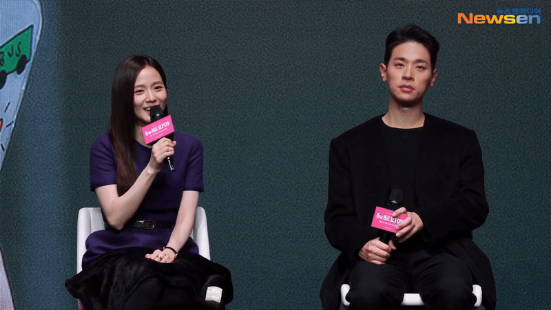 Jisoo (BLACKPINK) dính tin hẹn hò tài tử hơn gần 10 tuổi chỉ vì 1 câu nói lỡ miệng tại sự kiện- Ảnh 3. Jisoo (BLACKPINK) dính tin hẹn hò tài tử hơn gần 10 tuổi chỉ vì 1 câu nói lỡ miệng tại sự kiện- Ảnh 3.