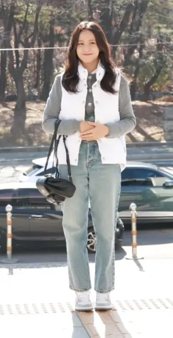 Jisoo (BLACKPINK) có đáng bị đối xử như thế này không?- Ảnh 5.