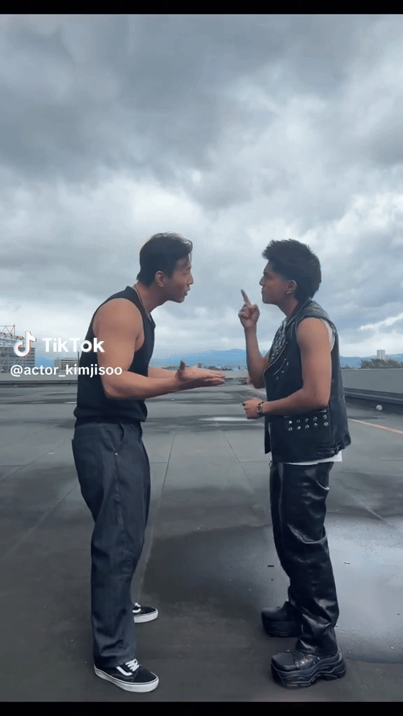 Dân mạng phát hoảng với video Ji Soo bị đấm mạnh vào mặt- Ảnh 1. Dân mạng phát hoảng với video Ji Soo bị đấm mạnh vào mặt- Ảnh 1.