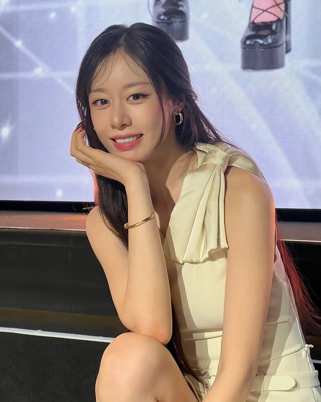 Jiyeon (T-ara) lộ dấu hiệu bất ổn, đau khổ hậu ly hôn?- Ảnh 1. Jiyeon (T-ara) lộ dấu hiệu bất ổn, đau khổ hậu ly hôn?- Ảnh 1.