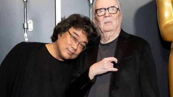Đạo Diễn Huyền Thoại John Carpenter Sẽ Sáng Tác Nhạc Phim Cho Bong Joon Ho john bong2 skkwjpg