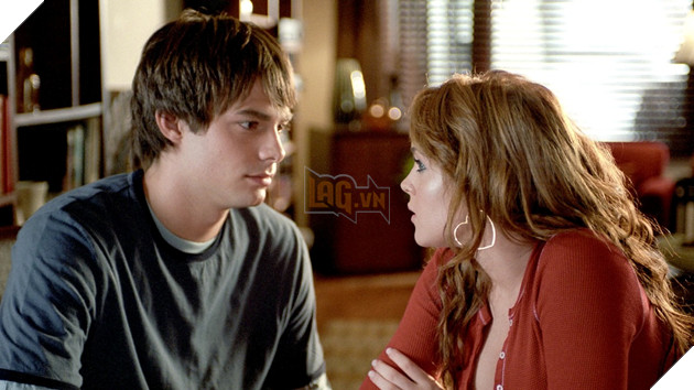 Jonathan Bennett Chia Se Ve Noi Lo So Mat Fan Truoc Khi Cong Khai Gioi Tinh 3 Nam diễn viên Jonathan Bennett và bạn diễn Lindsay Lohan trong phim Mean Girls.