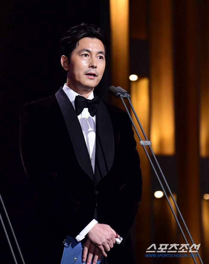 Không thể nhận ra Jung Woo Sung sau 8 tháng bị cả nước tẩy chay, còn đâu tài tử đẹp nhất xứ Hàn- Ảnh 3.