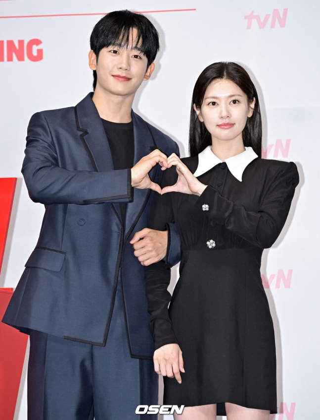 Jung Hae In - Jung So Min (Love Next Door) lộ clip hẹn hò ở Hawaii, nhân vật đặc biệt tung bằng chứng khó cãi?- Ảnh 2. Jung Hae In - Jung So Min (Love Next Door) lộ clip hẹn hò ở Hawaii, nhân vật đặc biệt tung bằng chứng khó cãi?- Ảnh 2.