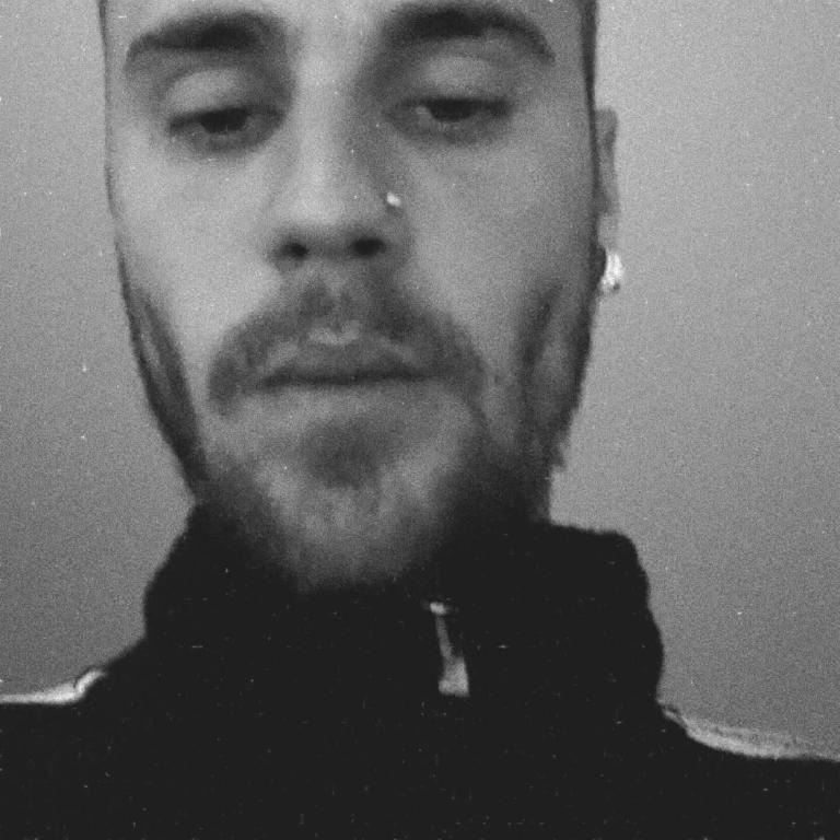 Sốc: Justin Bieber gây hoang mang tột độ với động thái kêu cứu giữa đêm, ẩn ý đang bị ai đó lợi dụng- Ảnh 1.