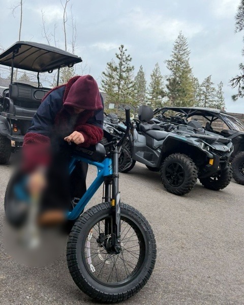 Justin Bieber đáng báo động: Chửi tục, đưa cả ảnh con trai minh họa, còn được vợ ủng hộ ra mặt!- Ảnh 5.