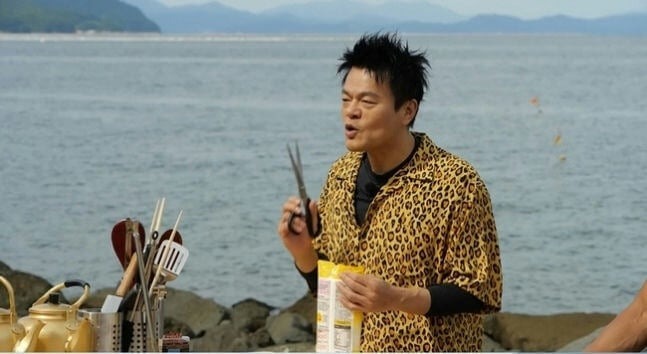 Sự gia trưởng hết cứu của Chủ tịch showbiz- Ảnh 2. Sự gia trưởng hết cứu của Chủ tịch showbiz- Ảnh 2.