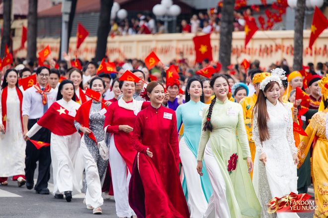 Khối nghệ sĩ thi nhau