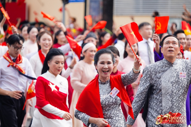 Khối nghệ sĩ thi nhau