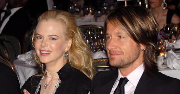 Từ đính hôn chóng vánh đến chia tay chấn động k1 642 1759238996991962518213 0 0 262 500 crop 17592390101931011767537jpg