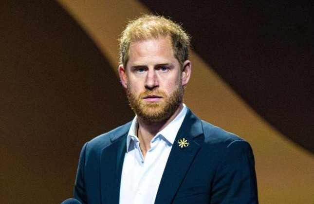 Harry phản pháo- Ảnh 2. Harry phản pháo- Ảnh 2.