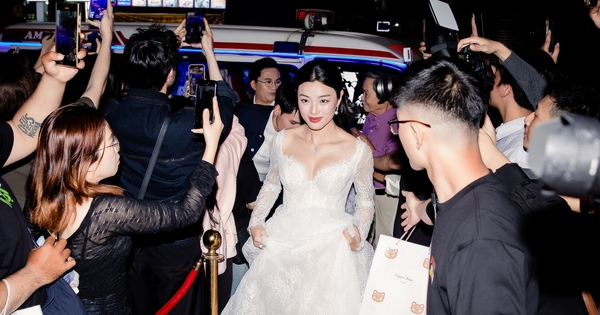 Thảm đỏ sốc nhất hôm nay: Dàn sao Việt phải đi xe cấp cứu tới sự kiện, dân tình hoang mang cực độ k14 105 1742996570245 17429965707671606672806 86 0 1133 2000 crop 1742996912455241869415jpeg