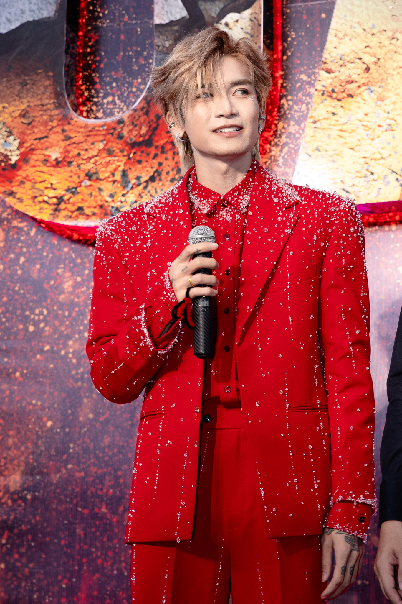 Nam ca sĩ Vbiz bị thủng màng nhĩ: 1 tai chỉ còn nghe được 20%, nguyên nhân xuất phát từ hành động không ai ngờ tới- Ảnh 1. Nam ca sĩ Vbiz bị thủng màng nhĩ: 1 tai chỉ còn nghe được 20%, nguyên nhân xuất phát từ hành động không ai ngờ tới- Ảnh 1.