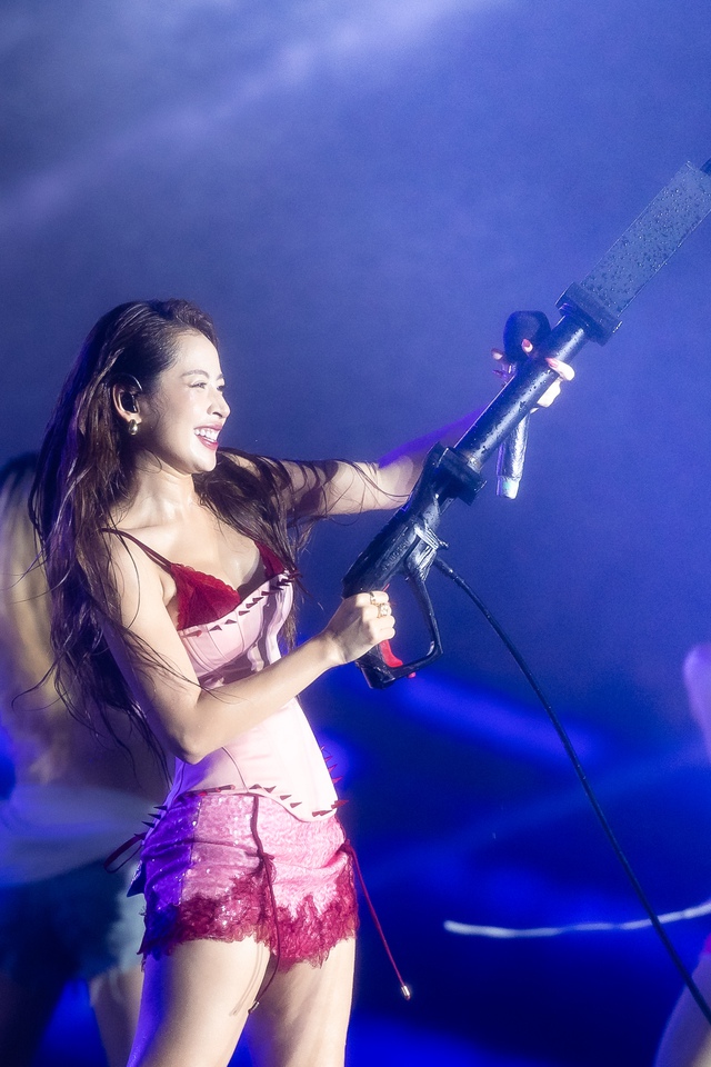 Không thể tin được: Chi Pu kết hợp B.I, tạo nên màn trình diễn đỉnh nhất WATERBOMB HOCHIMINH!- Ảnh 2.