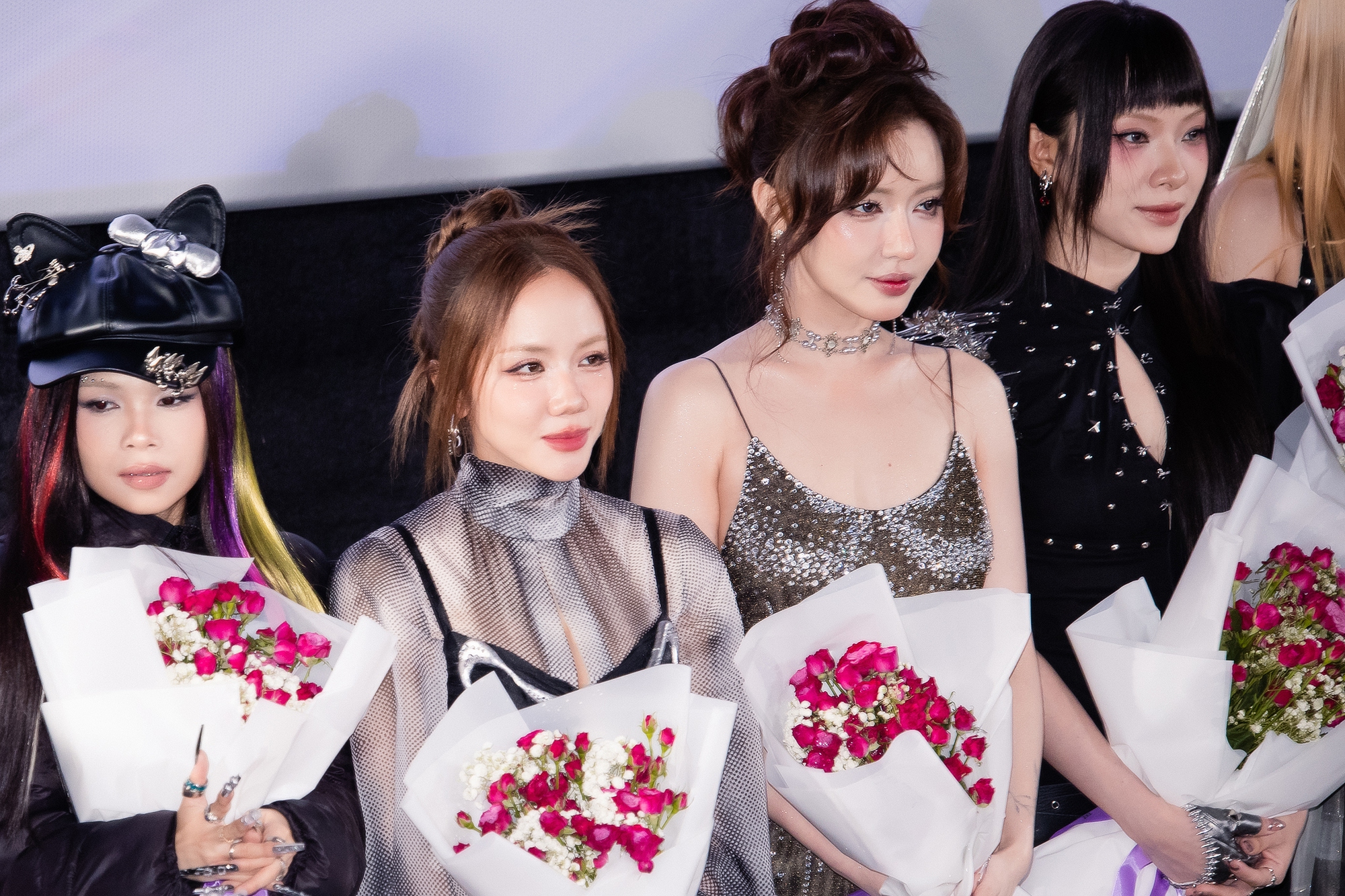 Thảm đỏ khủng Em Xinh Say Hi: Bích Phương - Bảo Anh và dàn mỹ nhân