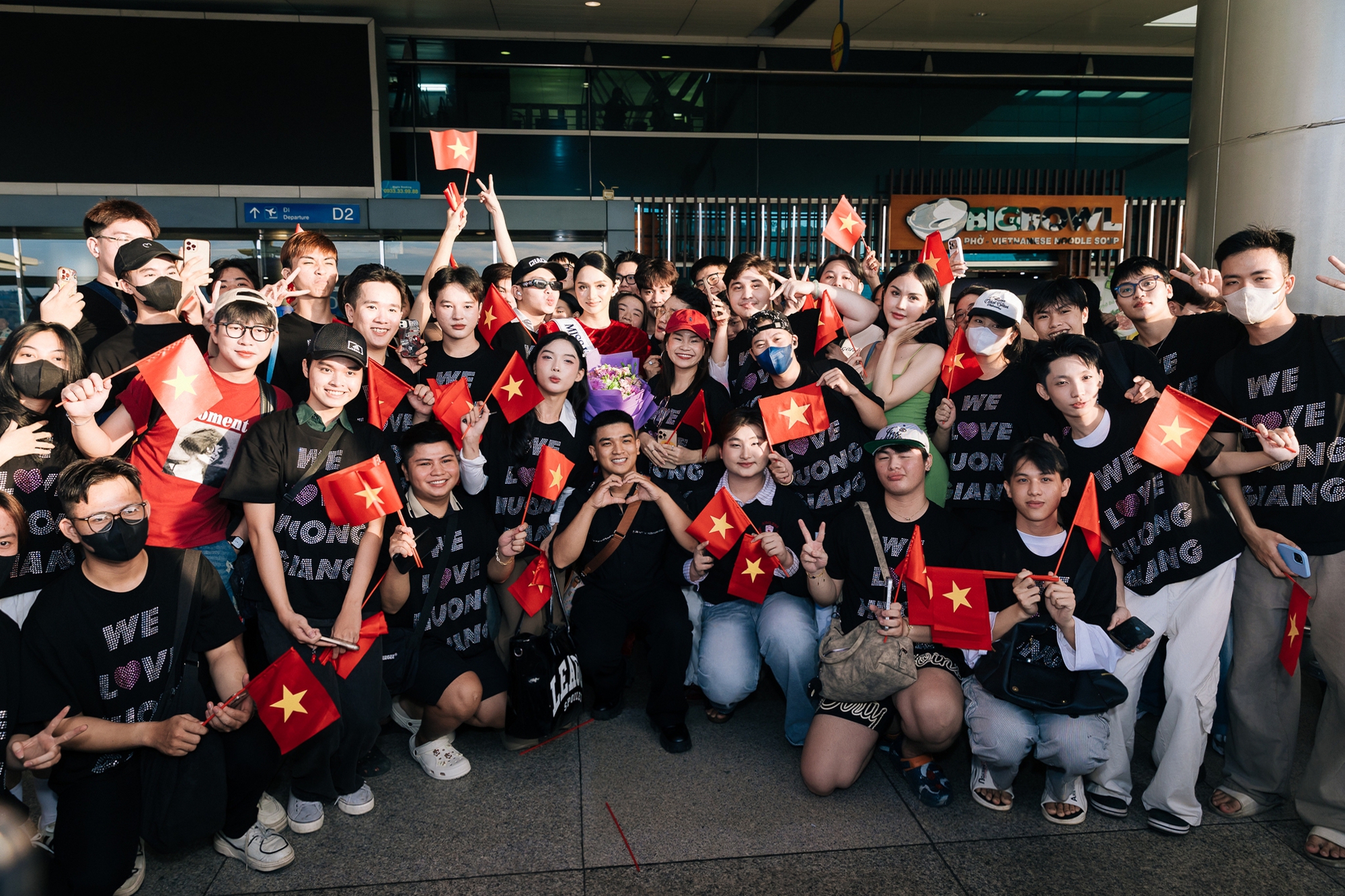 Hương Giang gây náo loạn sáng sớm: Visual