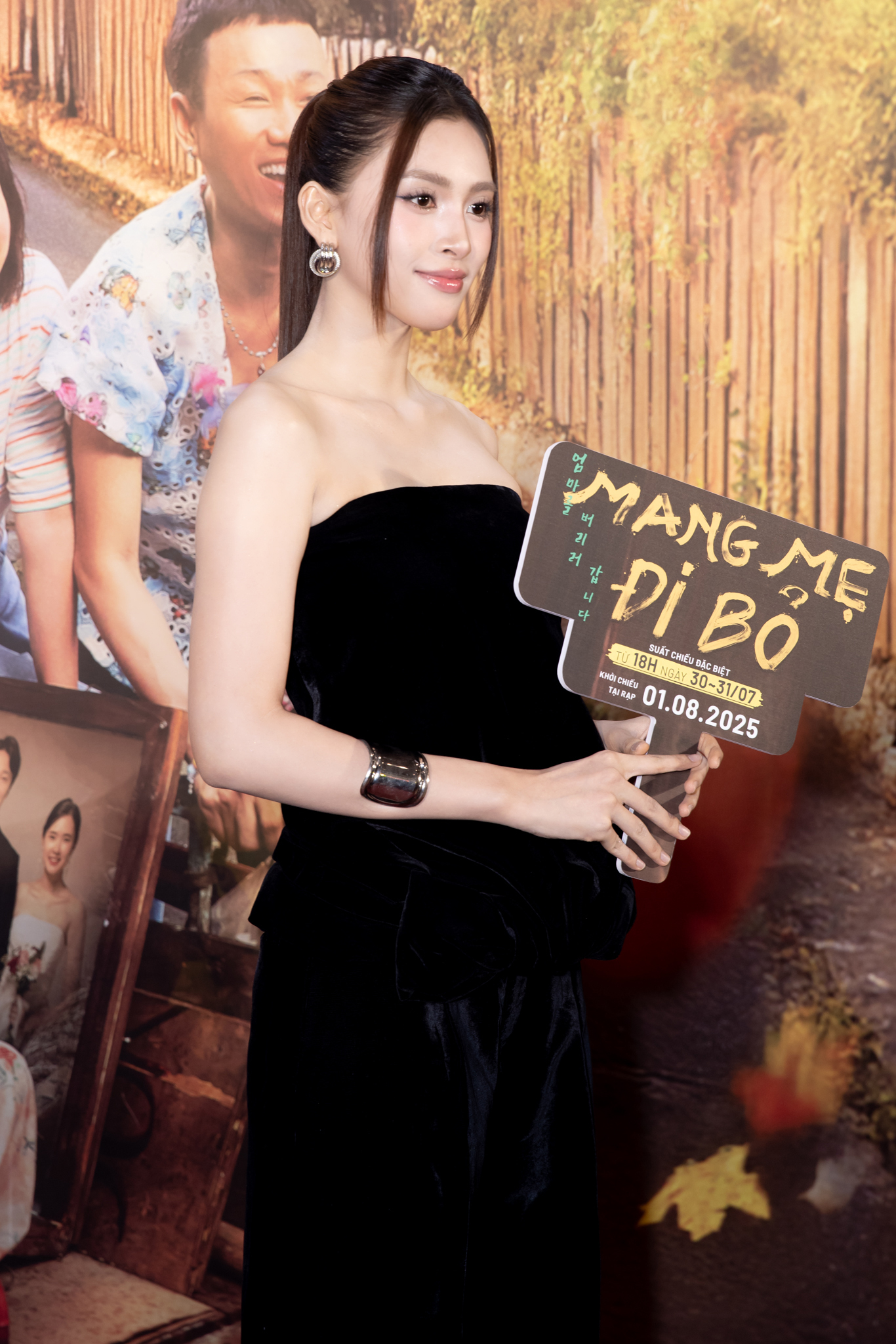 Thảm đỏ hot 1000 độ: Jung Il Woo bê cả giỏ xoài giữa sự kiện, Tiểu Vy - Khánh Vân đọ sắc tưng bừng bất phân thắng bại- Ảnh 10.