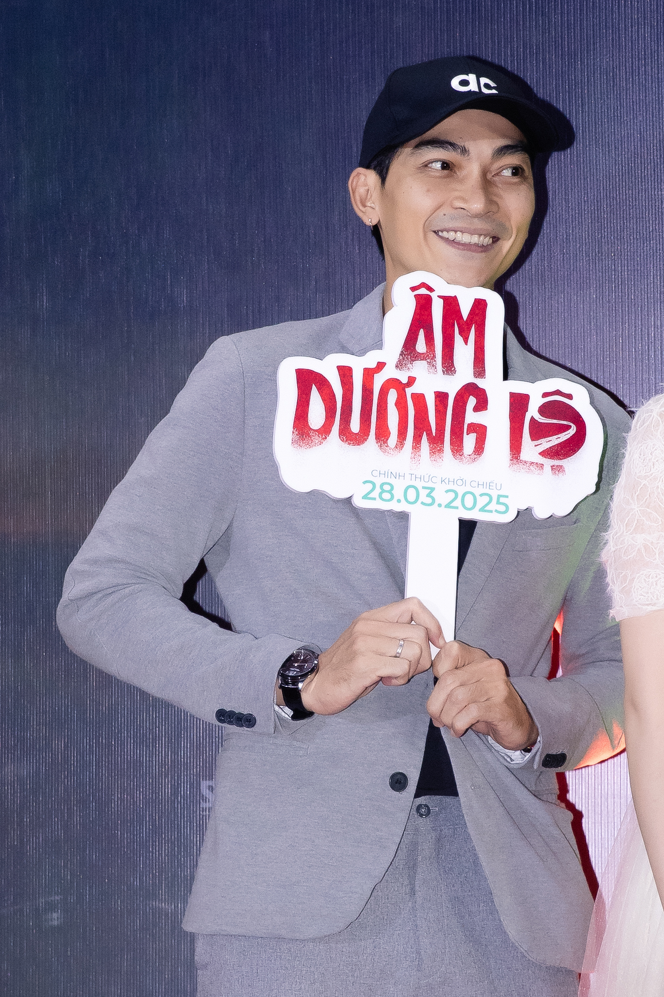 Thảm đỏ sốc nhất hôm nay: Dàn sao Việt phải đi xe cấp cứu tới sự kiện, dân tình hoang mang cực độ- Ảnh 5.