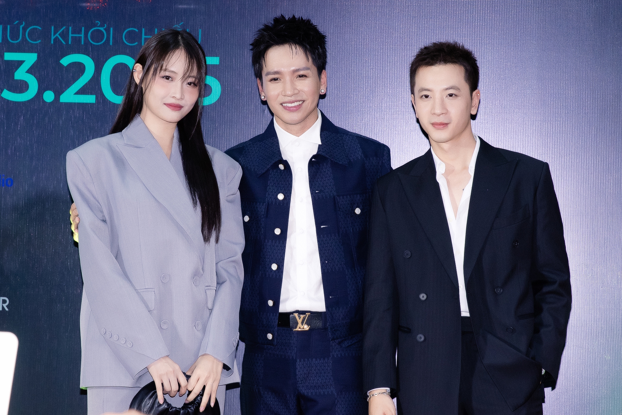 Thảm đỏ sốc nhất hôm nay: Dàn sao Việt phải đi xe cấp cứu tới sự kiện, dân tình hoang mang cực độ- Ảnh 7.