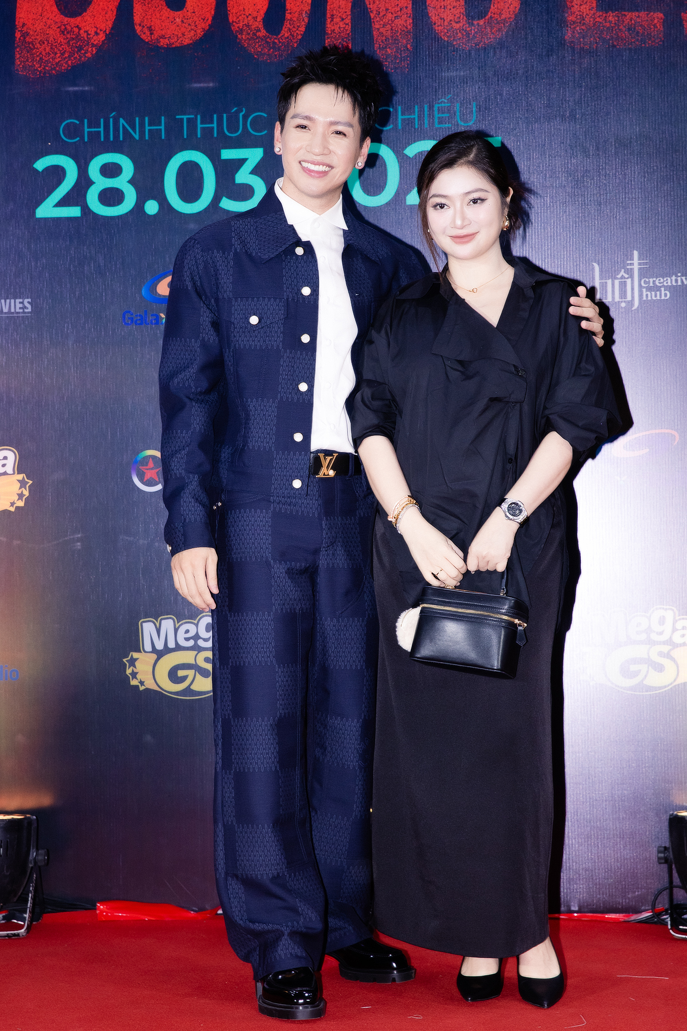 Thảm đỏ sốc nhất hôm nay: Dàn sao Việt phải đi xe cấp cứu tới sự kiện, dân tình hoang mang cực độ- Ảnh 4.