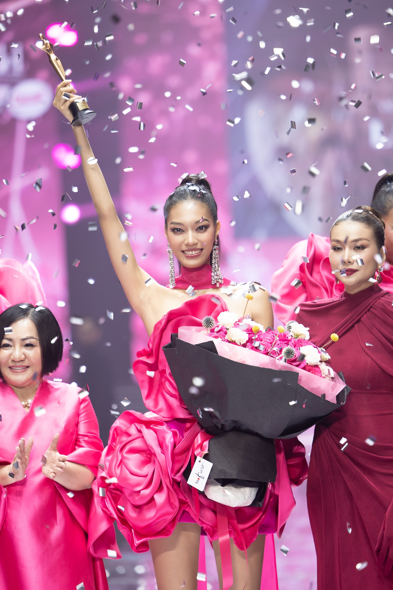 Quán quân Vietnam's Next Top Model 2025: Chiều cao kỷ lục, từng được Thanh Hằng Quán quân Vietnam's Next Top Model 2025: Chiều cao kỷ lục, từng được Thanh Hằng