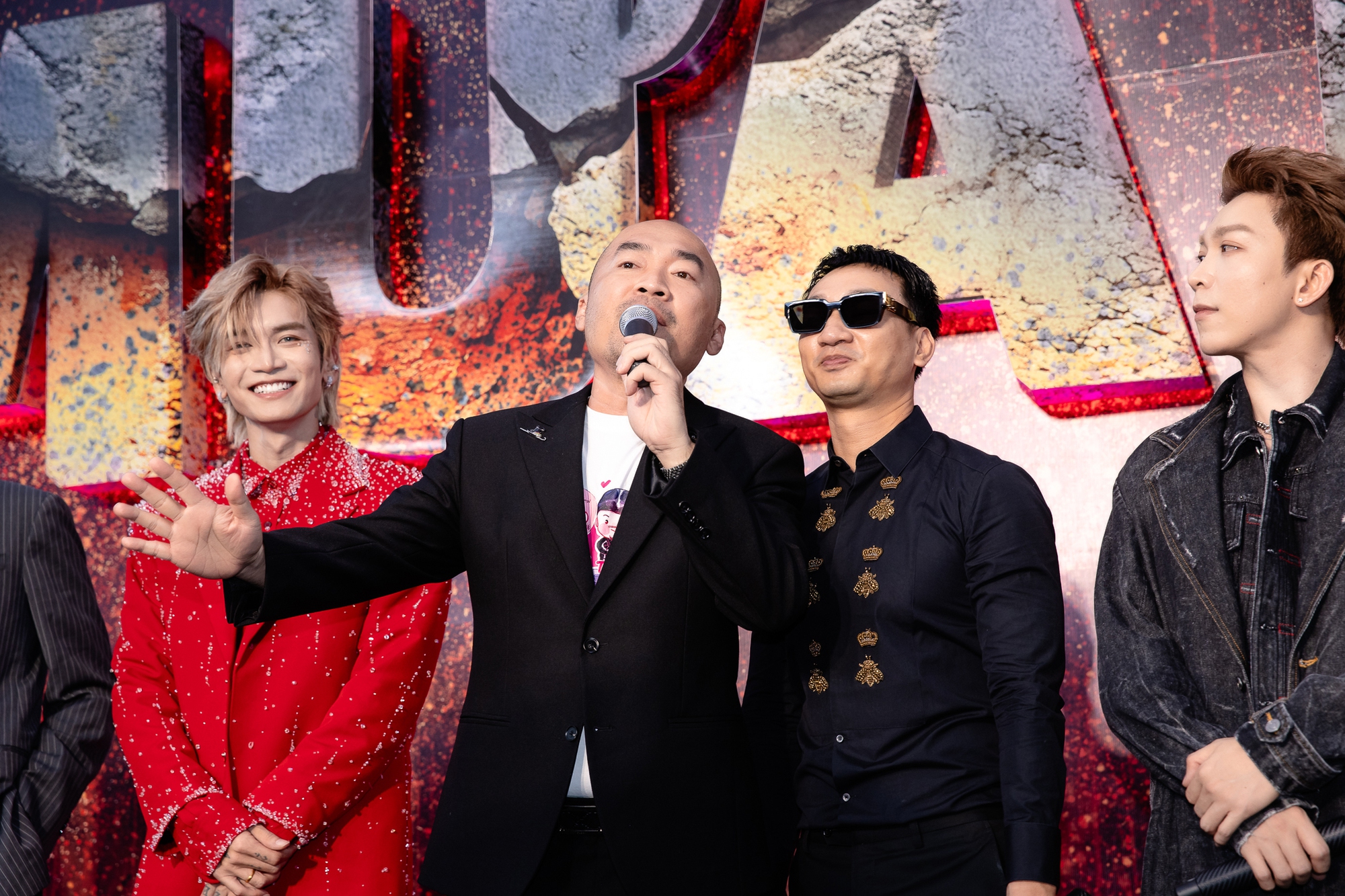 Nam ca sĩ Vbiz bị thủng màng nhĩ: 1 tai chỉ còn nghe được 20%, nguyên nhân xuất phát từ hành động không ai ngờ tới- Ảnh 10. Nam ca sĩ Vbiz bị thủng màng nhĩ: 1 tai chỉ còn nghe được 20%, nguyên nhân xuất phát từ hành động không ai ngờ tới- Ảnh 10.