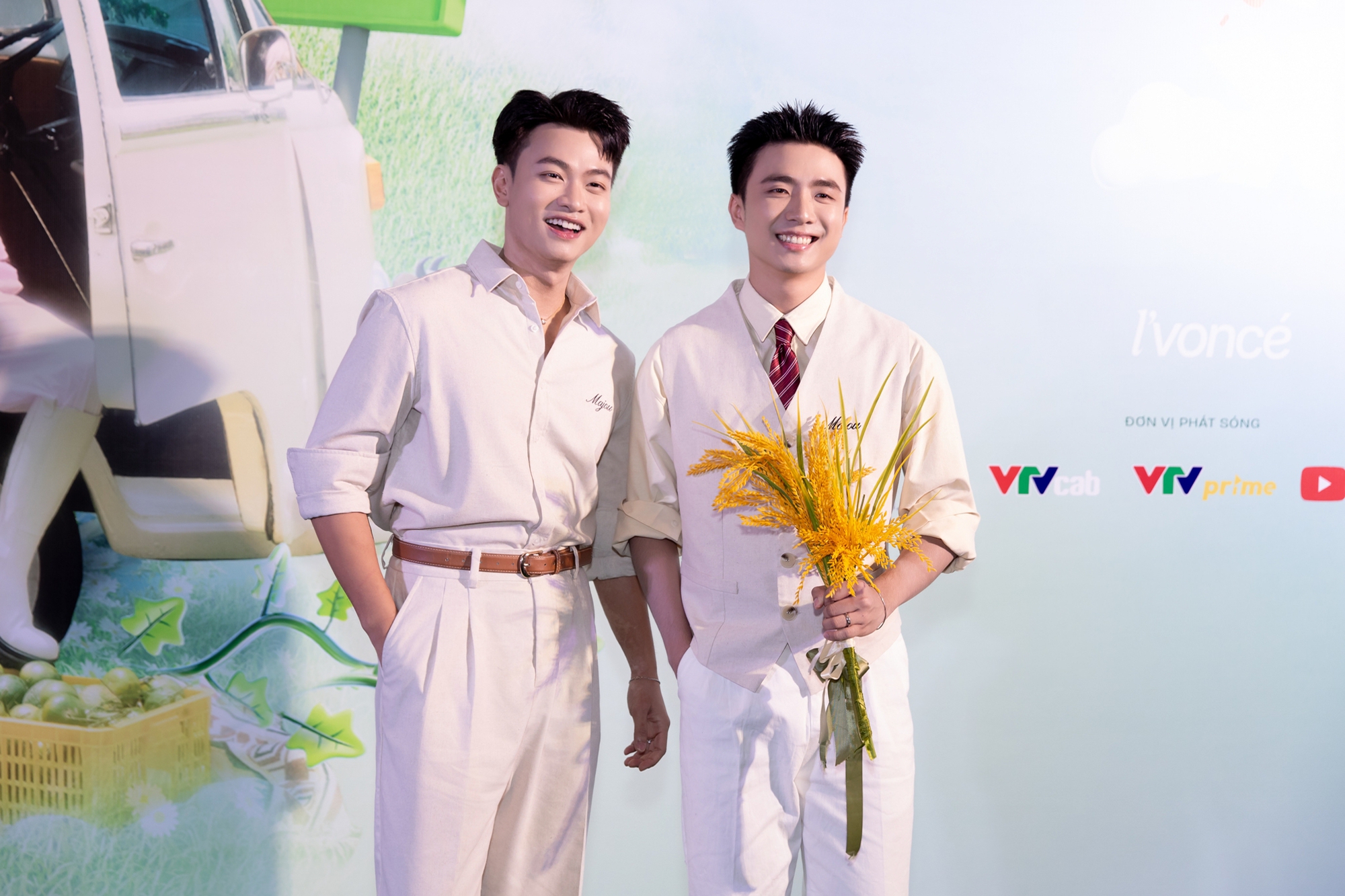 Chi Pu bị soi cận nhan sắc cam thường, Hương Giang bắt chước Gia đình Haha?- Ảnh 5.