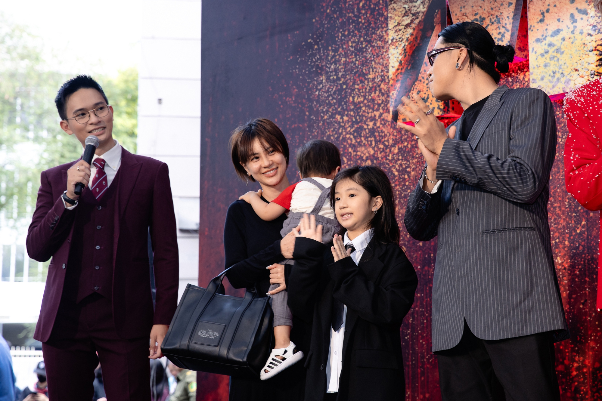 Nam ca sĩ Vbiz bị thủng màng nhĩ: 1 tai chỉ còn nghe được 20%, nguyên nhân xuất phát từ hành động không ai ngờ tới- Ảnh 9. Nam ca sĩ Vbiz bị thủng màng nhĩ: 1 tai chỉ còn nghe được 20%, nguyên nhân xuất phát từ hành động không ai ngờ tới- Ảnh 9.