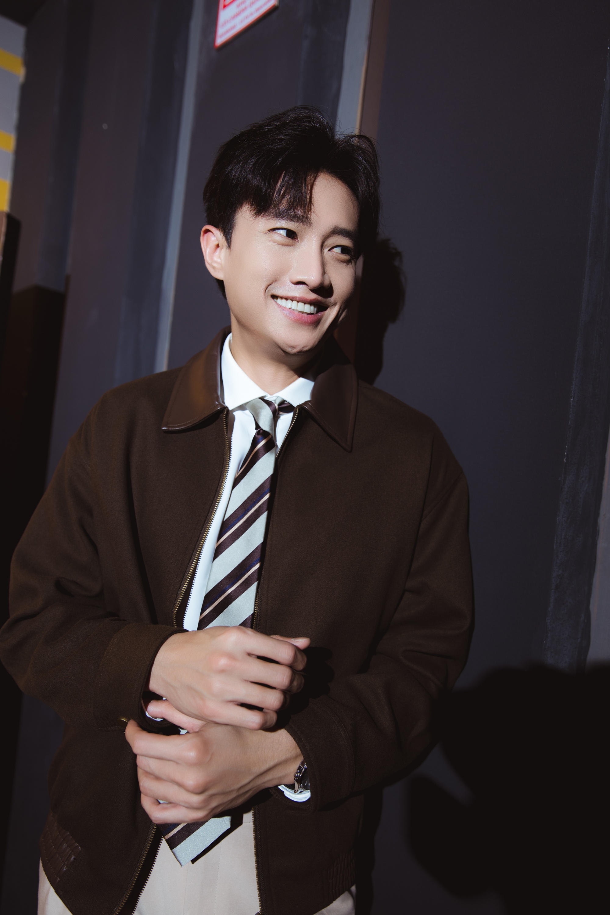 Quốc Trường: Cả nước đều khao khát xem bạn gái của tôi là ai, cứ thấy tôi đứng với ai là tự động ghép đôi- Ảnh 3.