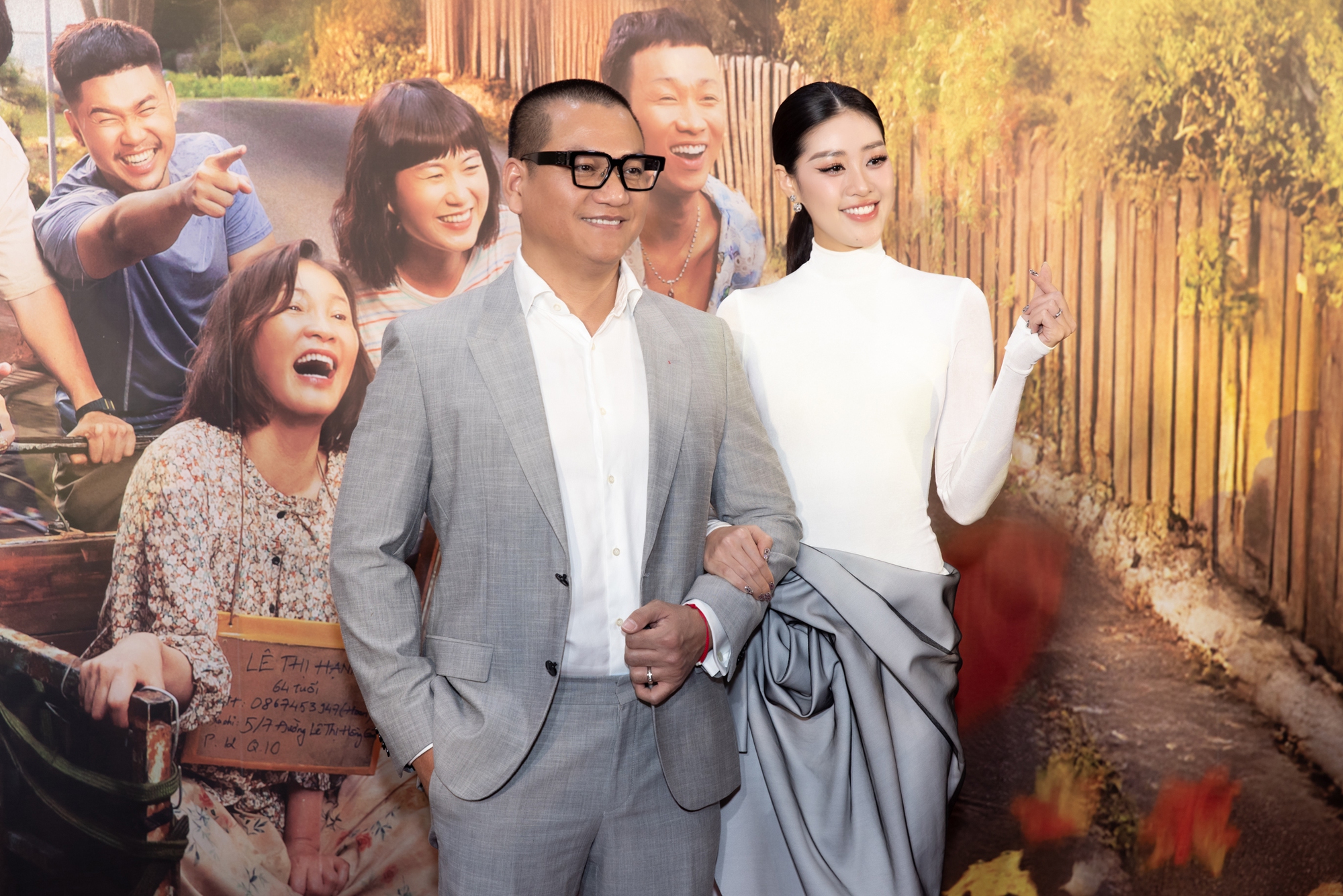 Thảm đỏ hot 1000 độ: Jung Il Woo bê cả giỏ xoài giữa sự kiện, Tiểu Vy - Khánh Vân đọ sắc tưng bừng bất phân thắng bại- Ảnh 11.