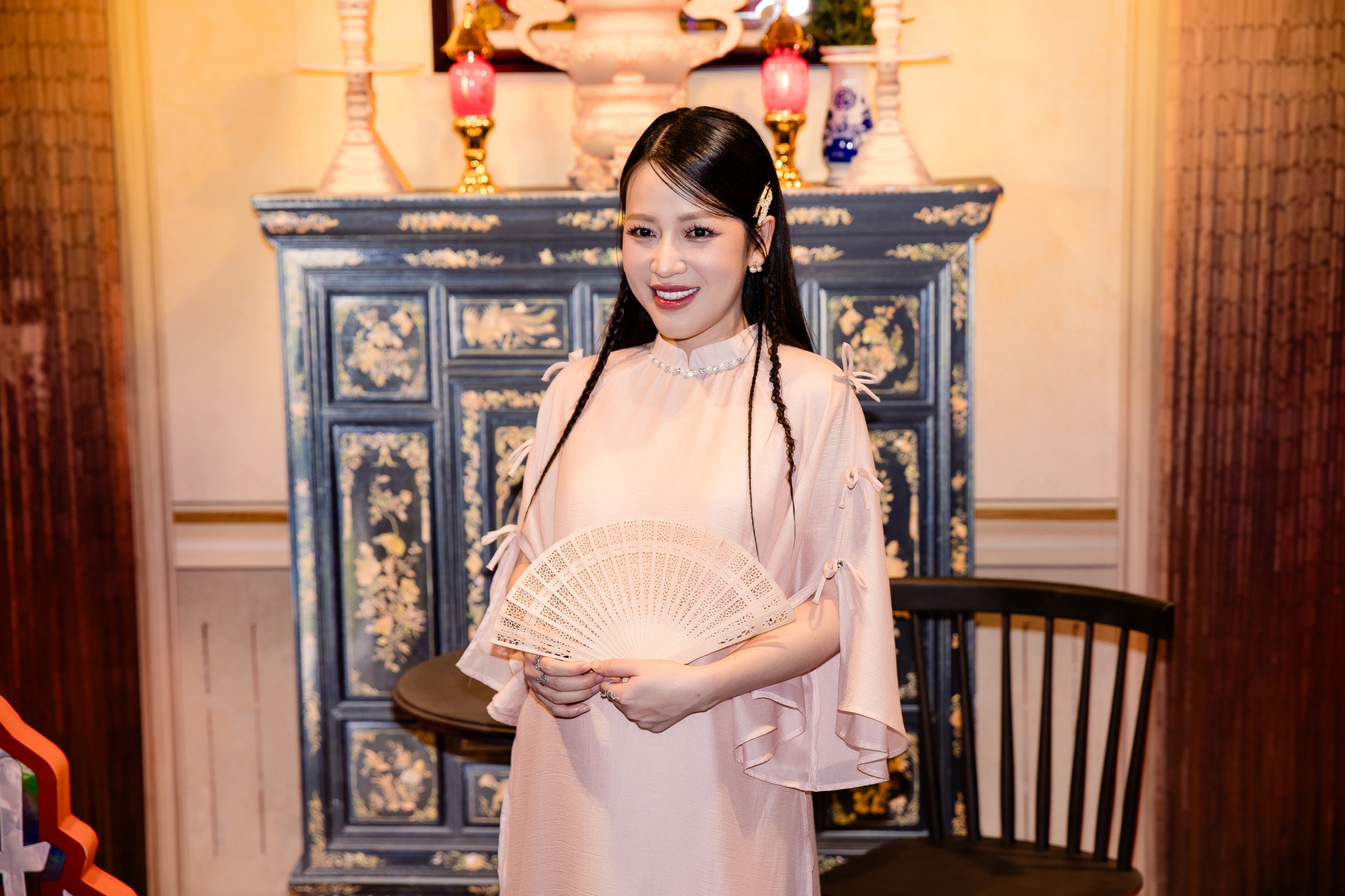 1 sao nữ Vbiz khoe visual đỉnh chóp khi mang bầu, dân tình nô nức