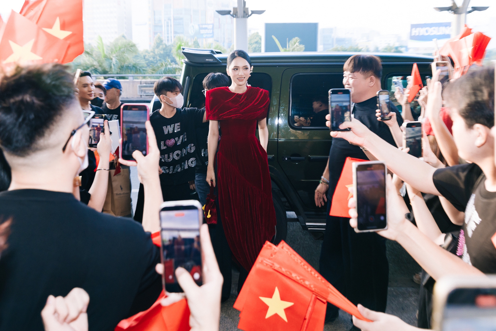 Hương Giang gây náo loạn sáng sớm: Visual