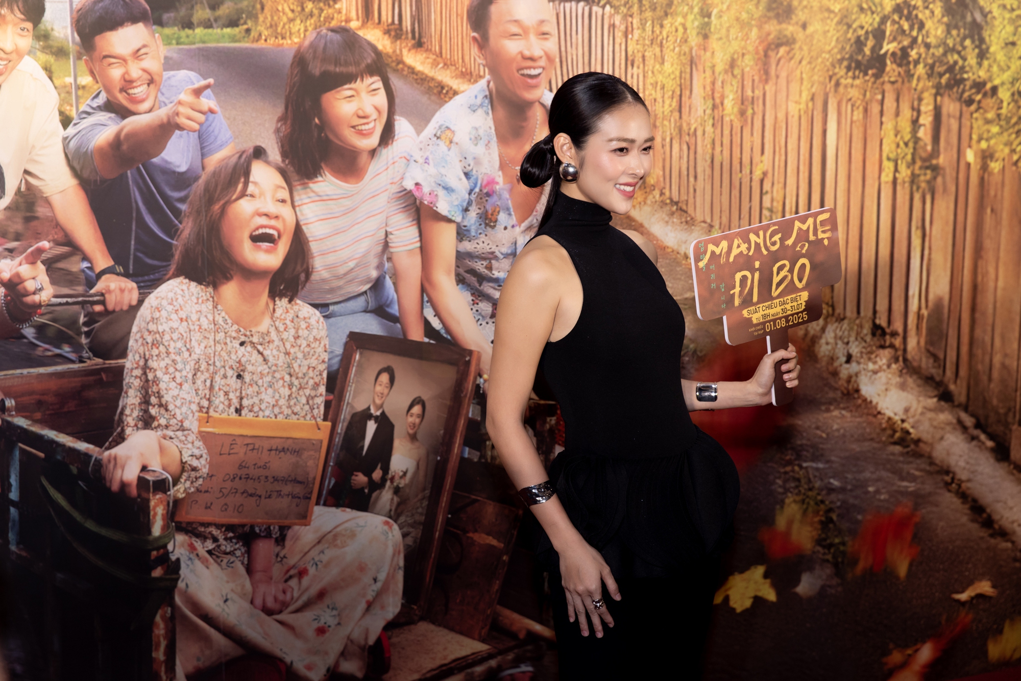 Thảm đỏ hot 1000 độ: Jung Il Woo bê cả giỏ xoài giữa sự kiện, Tiểu Vy - Khánh Vân đọ sắc tưng bừng bất phân thắng bại- Ảnh 13.