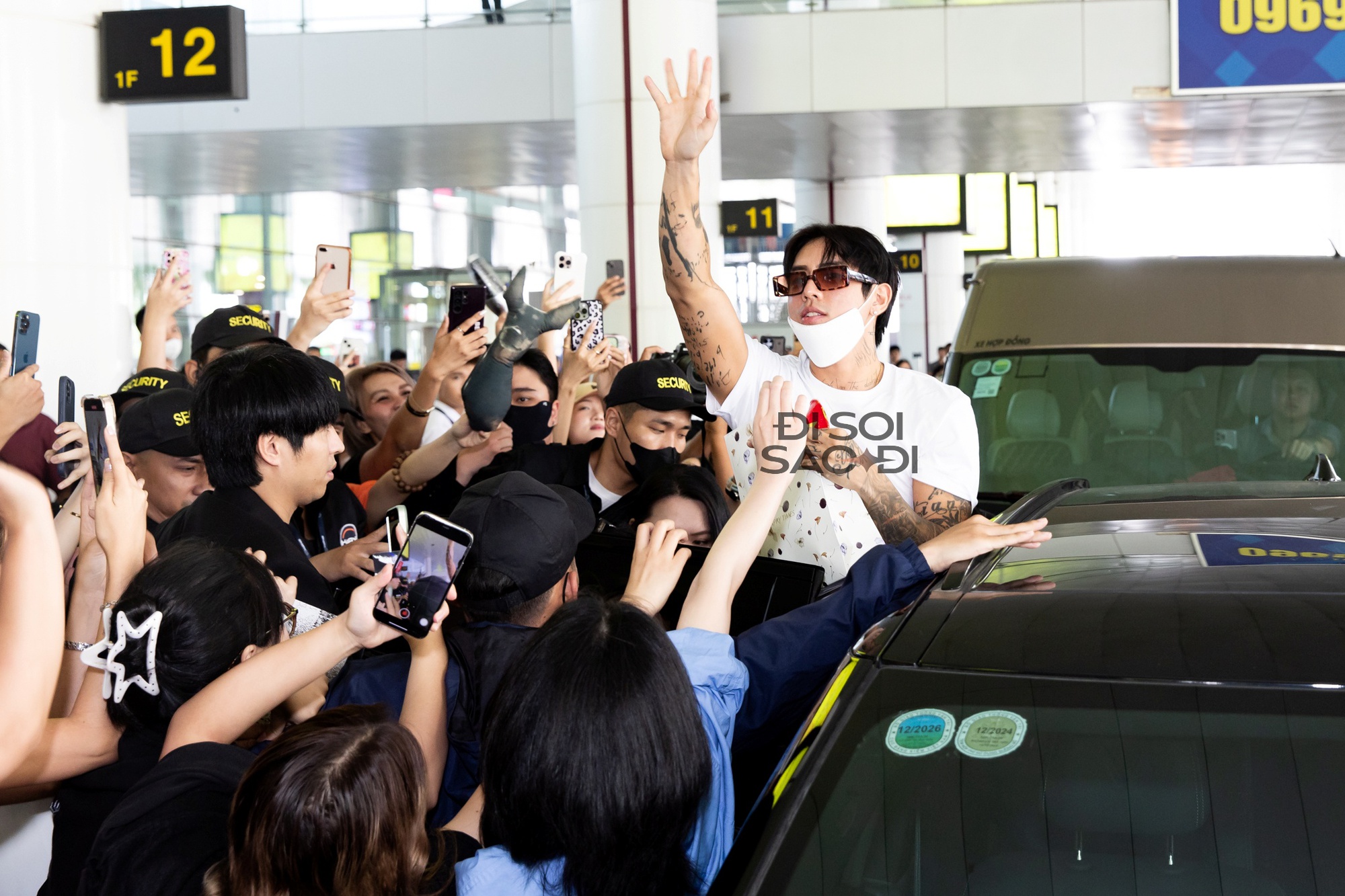 k14-24-1755841137495-17558411377031982678761 "Trai đẹp khiến cả sân Mỹ Đình phát cuồng" DPR Ian đội nón lá trở lại Việt Nam, biển fan chào đón "rể Việt" gây choáng! k14 24 1755841137495 17558411377031982678761