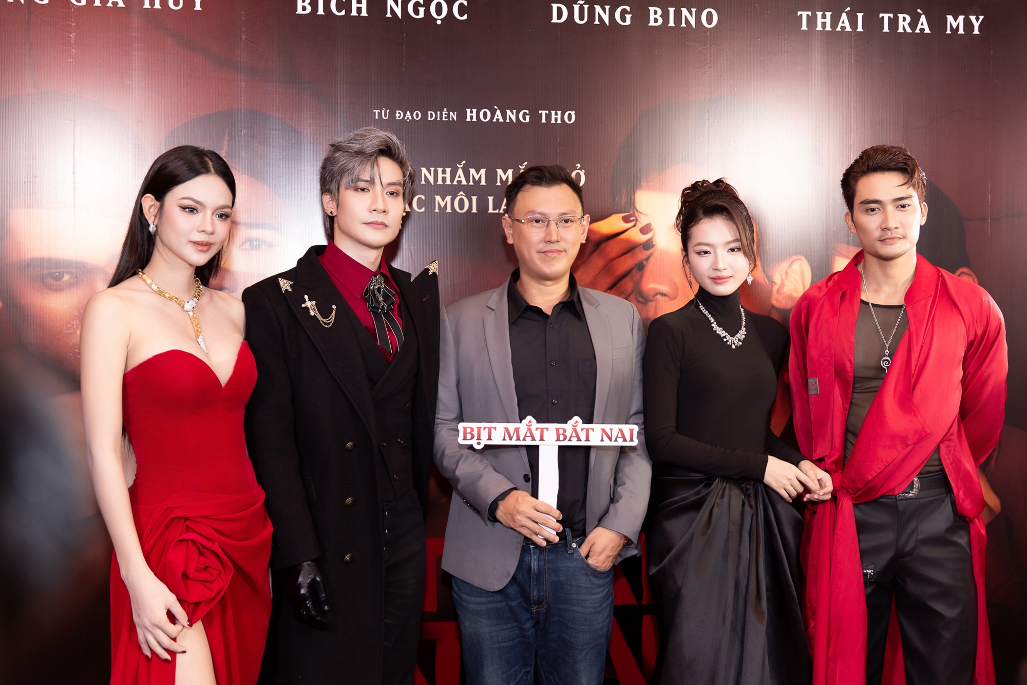 Vbiz có 1 mỹ nhân cứ xuất hiện là biến thảm đỏ thành kiệt tác, đẹp sang quá thể nhìn lóa cả mắt- Ảnh 7. Vbiz có 1 mỹ nhân cứ xuất hiện là biến thảm đỏ thành kiệt tác, đẹp sang quá thể nhìn lóa cả mắt- Ảnh 7.