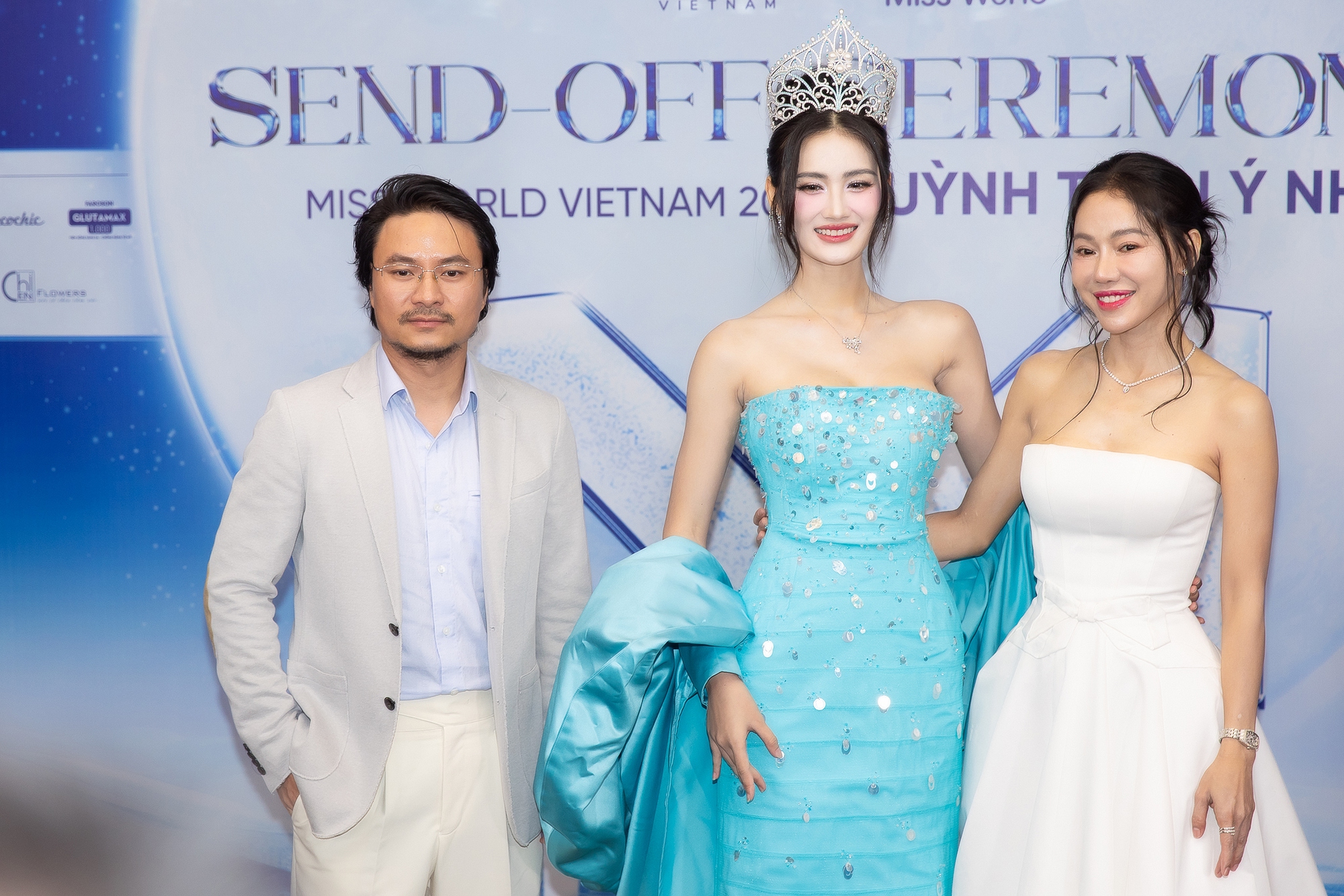 Thảm đỏ hot hôm nay: Tiểu Vy - Quế Anh lên đồ hở đọ sắc căng, Ý Nhi chiếm spotlight trong ngày vắng bạn trai- Ảnh 12.