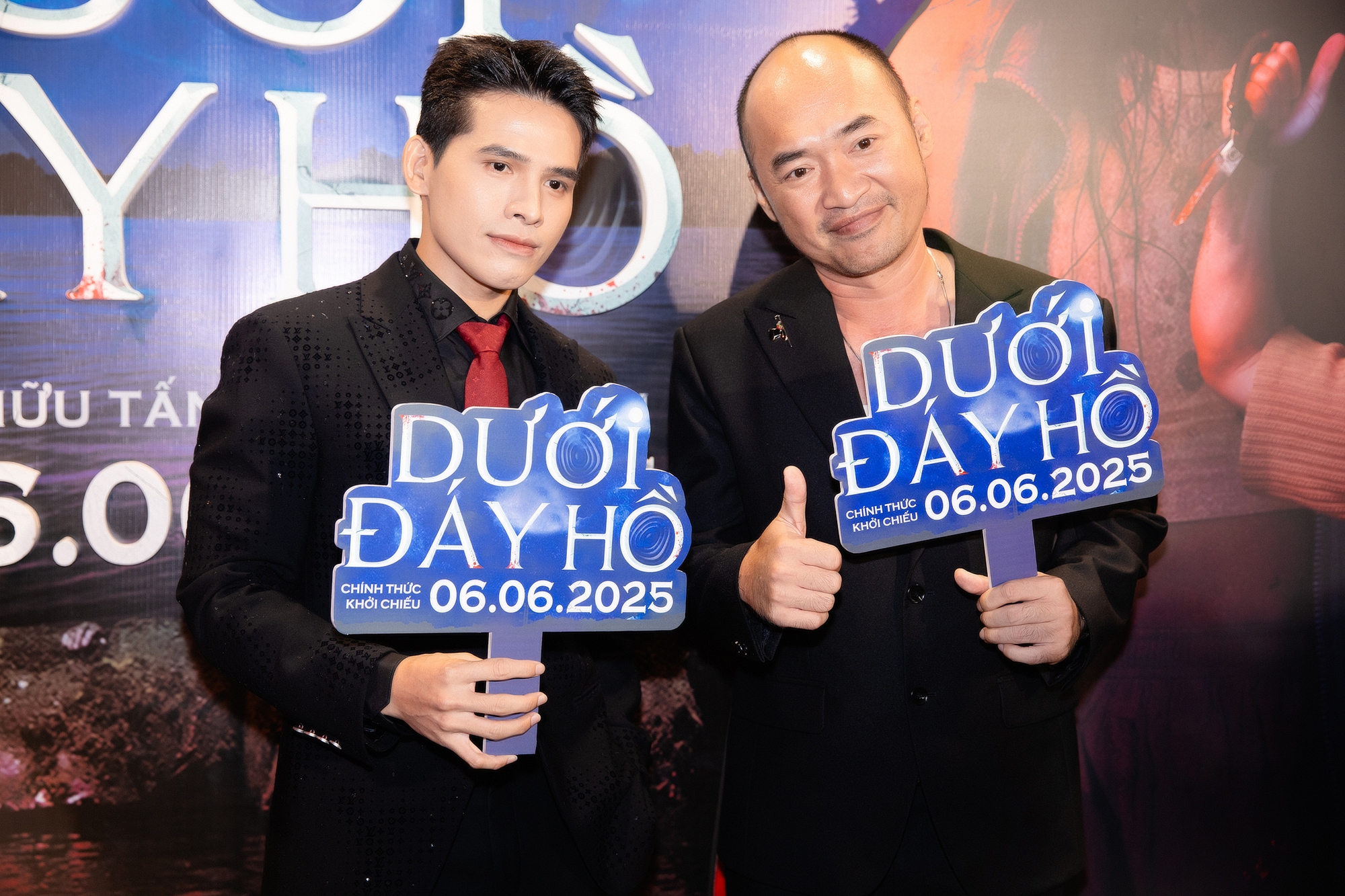 Clip hot: Mỹ nam Vbiz đẹp phát sáng cả thảm đỏ, chỉ cần mỉm cười là