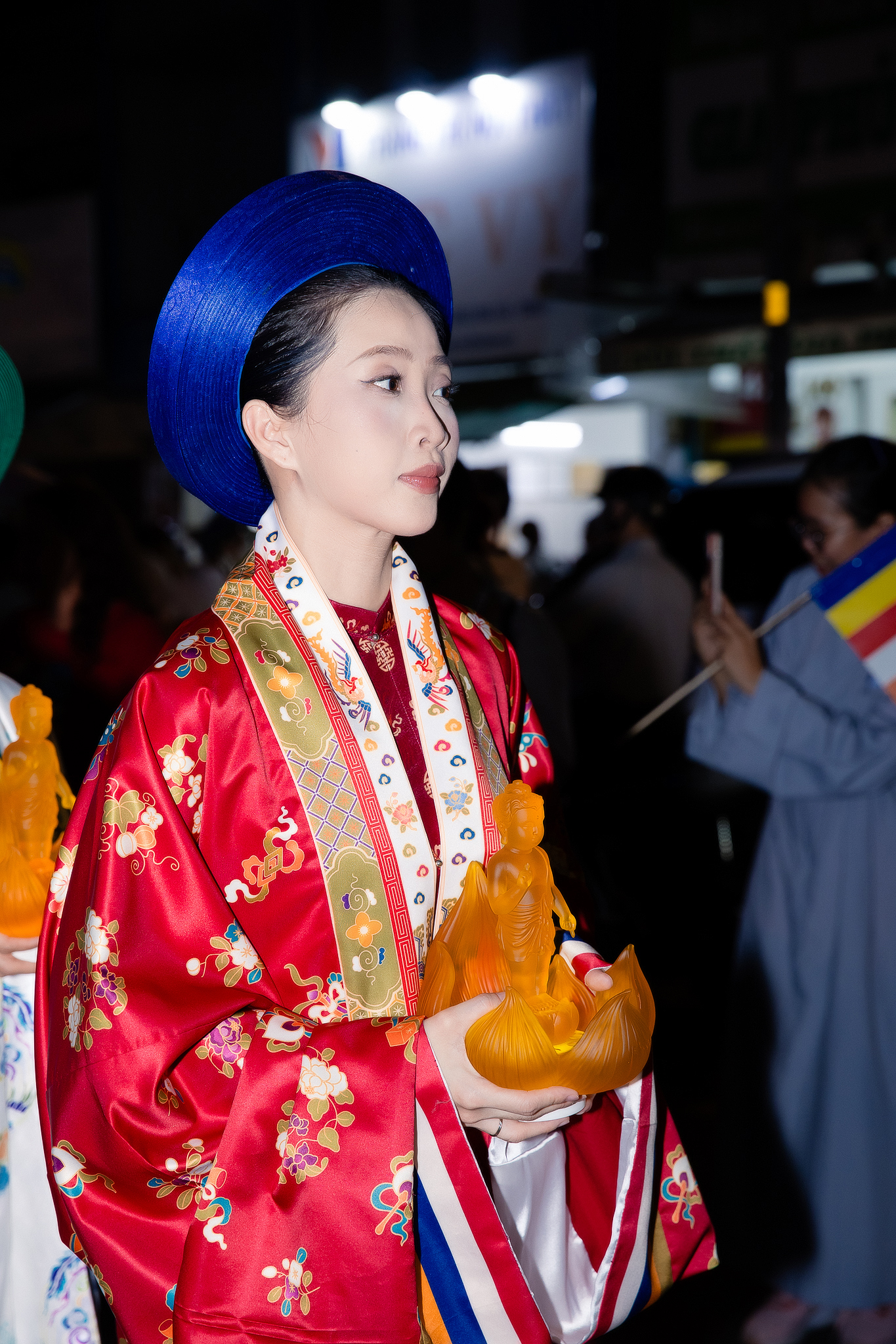 Hoa hậu Tiểu Vy bị tóm cận visual