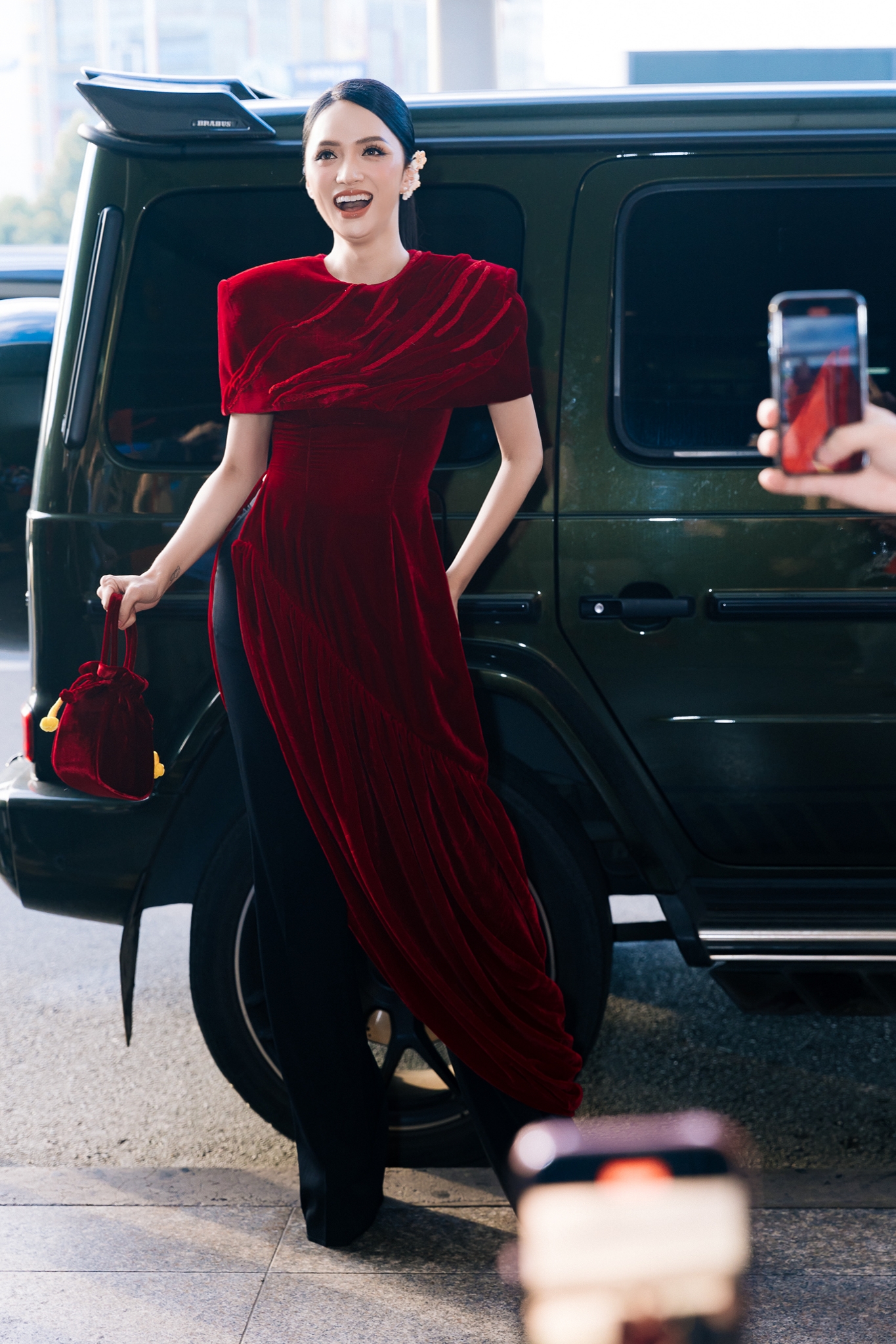 Hương Giang gây náo loạn sáng sớm: Visual